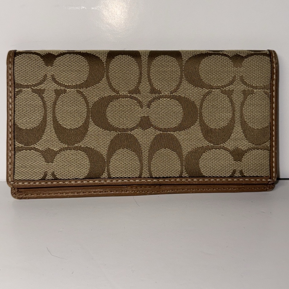 VINTAGE COACH C‘s SIGNATURE MONOGRAM CHECKBOOK WALLET BROWN & TAN COLOR